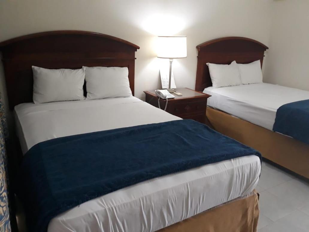 Hotel Novus Caoba Esperanza 外观 照片