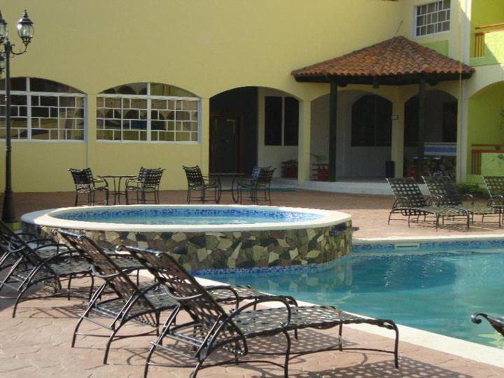 Hotel Novus Caoba Esperanza 外观 照片