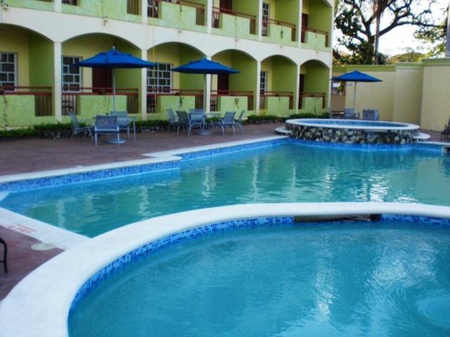 Hotel Novus Caoba Esperanza 外观 照片